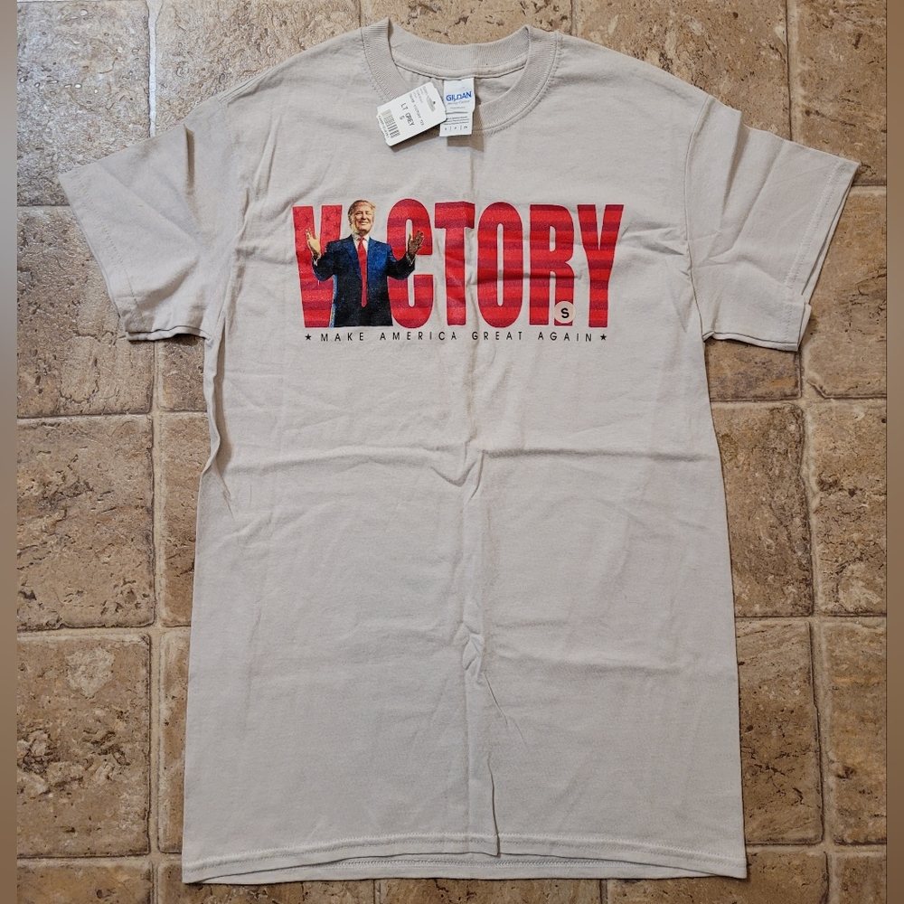 Trump Small Tee NWT